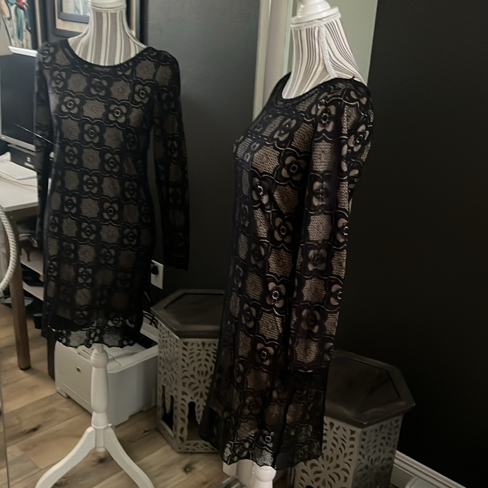 Max Studio, black lace dress, XS (long sleeve lace overlay) - Picture 4 of 6